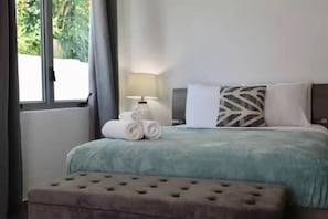 3 chambres, fer et planche à repasser, lit de bébé portatif, Wi-Fi