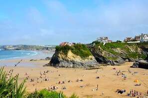 Beach - Spacious Home, Private Parking, Central Newquay (Newquay)