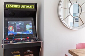 Game room - Spacious Home, Private Parking, Central Newquay (Newquay)