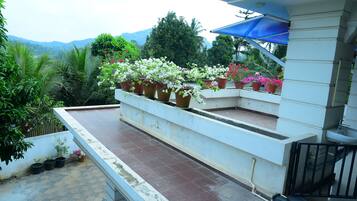 Deluxe Double Room | 1 bedroom, free WiFi