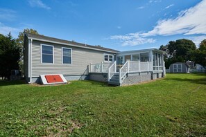 Exterior - The Mystic Harbor House · walk downtown Mystic · train · aquarium (Stonington)