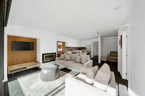 Smart-TV, Kamin
