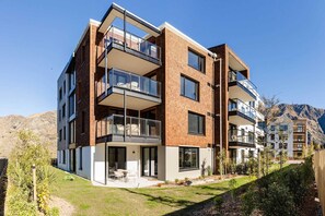 Exterior - Residence du Parc - Luxury Apartment (Queenstown)