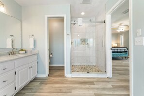 Unclassified image, 3 of 49, button