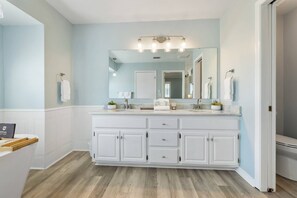 Unclassified image, 2 of 49, button