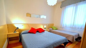 Leilighet, 1 soverom, balkong, havutsikt | 2 soverom