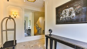 Interior - Hotel Crown (Budva)