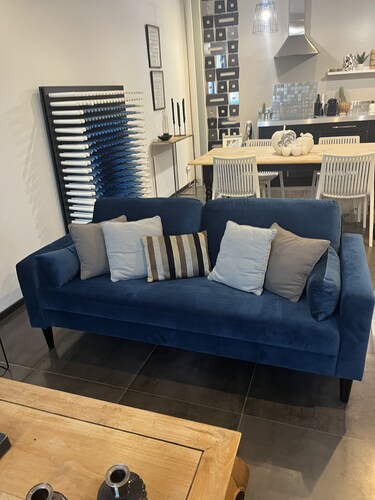 À 1km du Pont du Gard logement cosy ds beau village avec son église médiéval