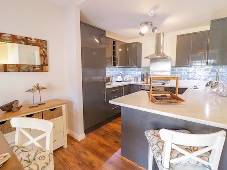 Fridge, dishwasher, electric kettle, toaster