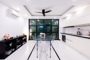 Interior detail - Quyet Homestay (Hanoi)