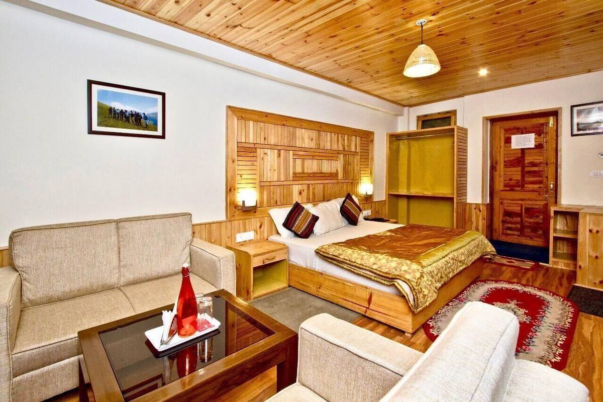 Premium Room | Desk, laptop workspace, soundproofing, rollaway beds (surcharge)