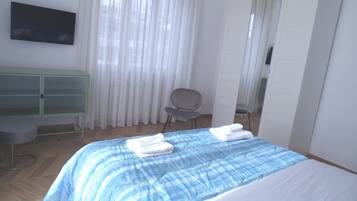 2 Schlafzimmer, Schreibtisch, Bügeleisen/Bügelbrett, WLAN