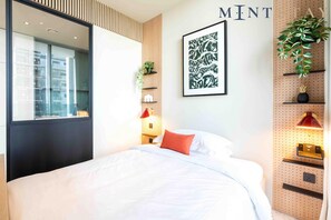 House - Modern Studio w Balcony in Business Bay (Dubai)