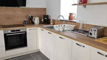 Réfrigérateur, micro-ondes, four, lave-vaisselle