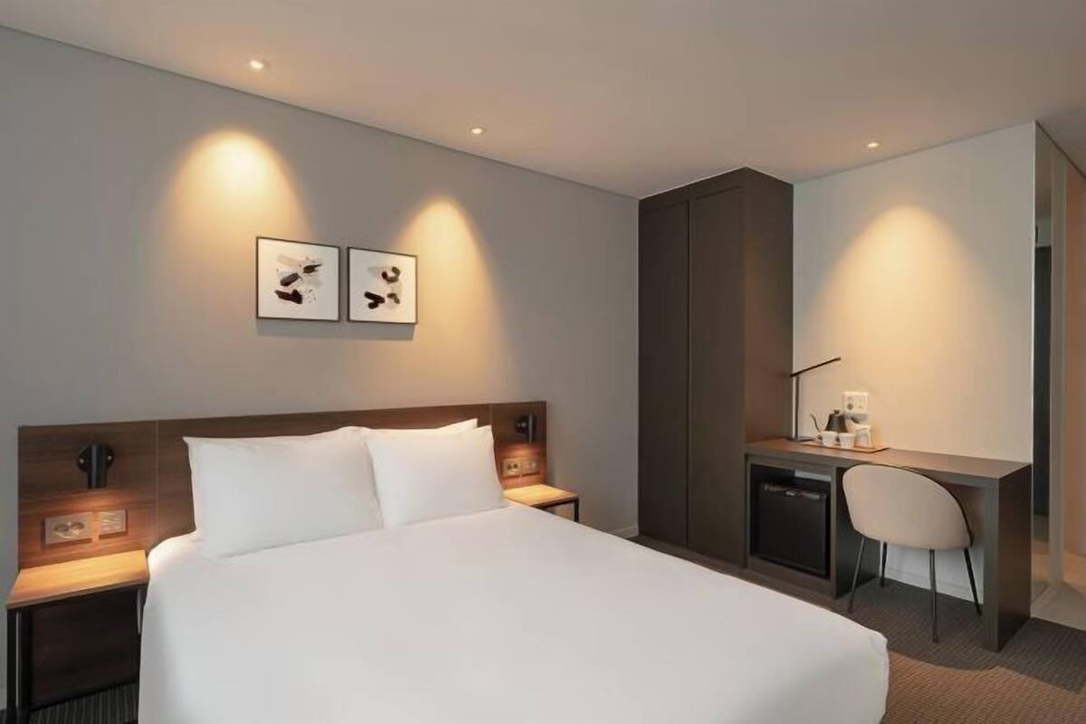 Ropa de cama hipoalergénica y escritorio