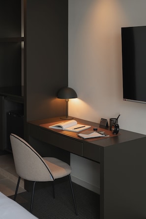 Studio Ocean | Living area | 55-inch TV with cable channels - Urbanstay Busan Songdo Beach (Busan)