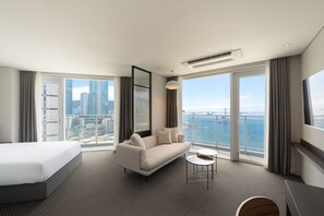 Studio Suite W Ocean | เครื่องนอนป้องกันสารก่อภูมิแพ้, โต๊ะทำงาน, พื้นที่ทำงานแบบใช้แล็ปท็อป