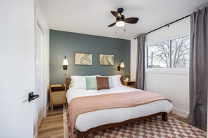 2 camere, una scrivania, ferro/asse da stiro, Wi-Fi gratuito