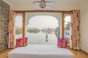Deluxe Room - Natural Lake View Hotel (Udaipur)
