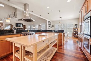 Fridge, microwave, oven, stovetop - Scenic Serenity in Immaculate Custom Home with Breathtaking Mountain Views & Cozy Fireplace (Boise)