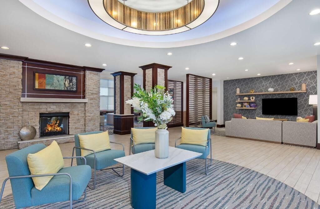 Atlanta Suite | Near Perimeter Center Mall - Dunwoody, GA