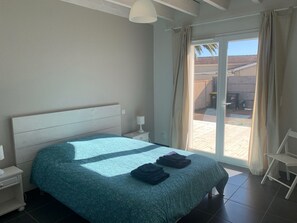 4 室のベッドルーム、アイロン / アイロン台、WiFi、ベッドシーツ