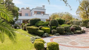 Property grounds - Beachfront " Villa Io " (Katerini)