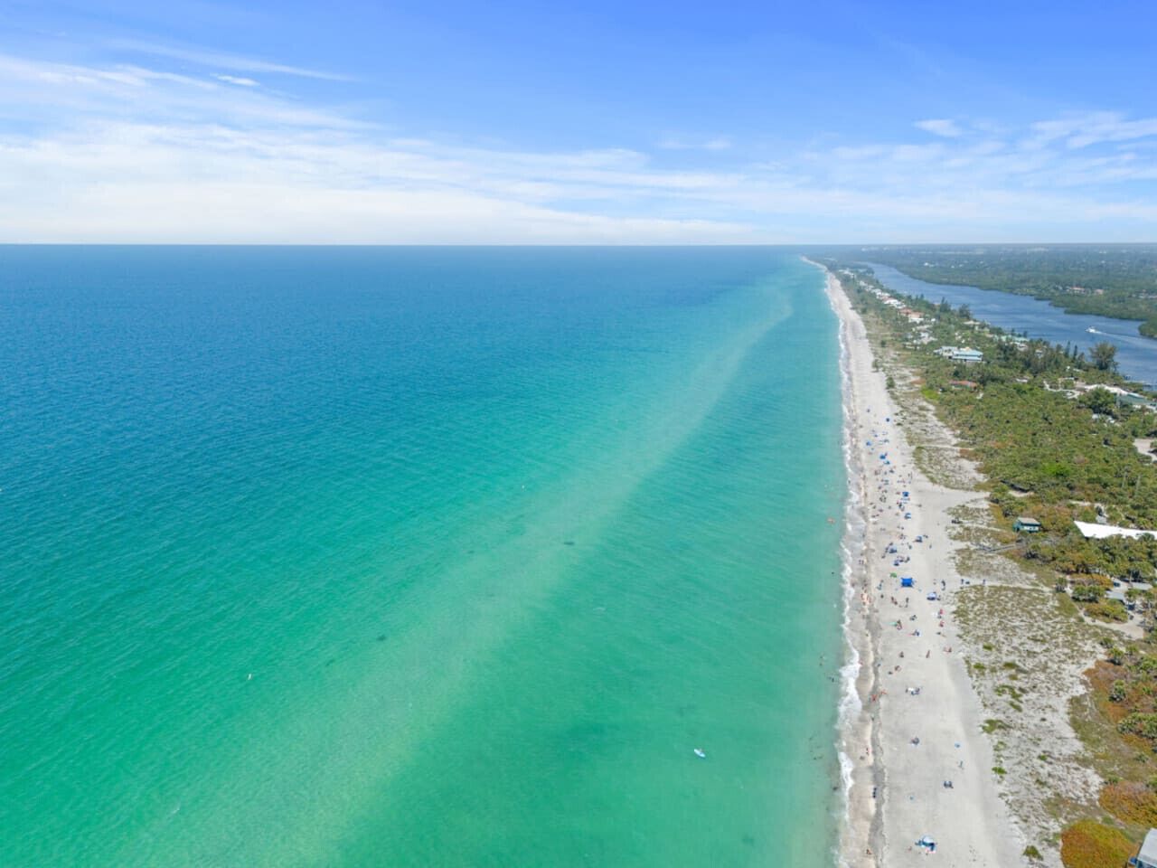 Una spiaggia nelle vicinanze