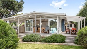 Outdoor dining - Callaway House - Point Lonsdale (Point Lonsdale)