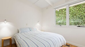 5 bedrooms, iron/ironing board, WiFi - Callaway House - Point Lonsdale (Point Lonsdale)