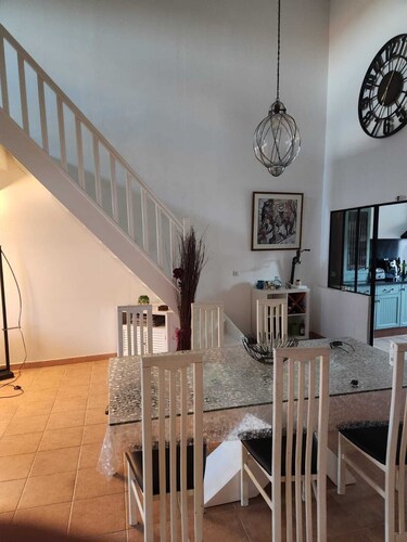 Charmante Maison de Village Pour 10, à 15 min de la mer - Idéal Familles et Amis