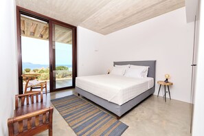 3 quartos, cofres nos quartos, ferros/tábuas de passar roupa