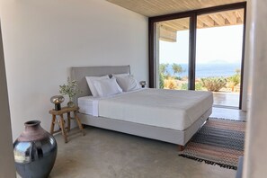 3 quartos, cofres nos quartos, ferros/tábuas de passar roupa