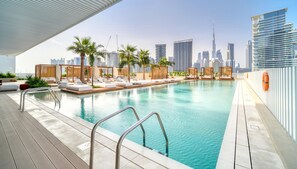 Room - Convenient Studio w Burj Khalifa View (Dubai)