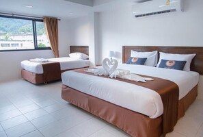 Suite Familiale, 1 chambre | Bureau, espace de travail pour ordinateur portable, Wi-Fi gratuit