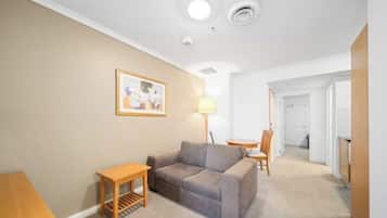Central City Apartment, Pool, Sauna, Parking Available | Living area