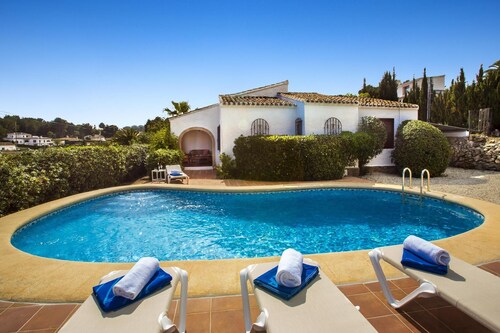 Agradable Villa con Piscina