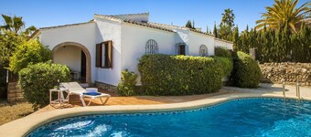 Agradable Villa con Piscina