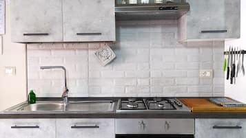 Oven, stovetop