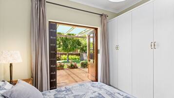 House (5 Bedrooms) | 5 bedrooms, free WiFi