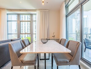 Appartement Deluxe | Salle à manger