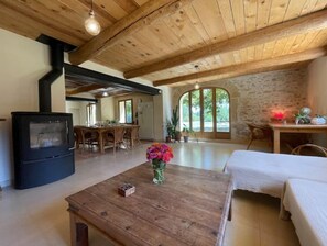 Smart TV, tenis de mesa y libros 