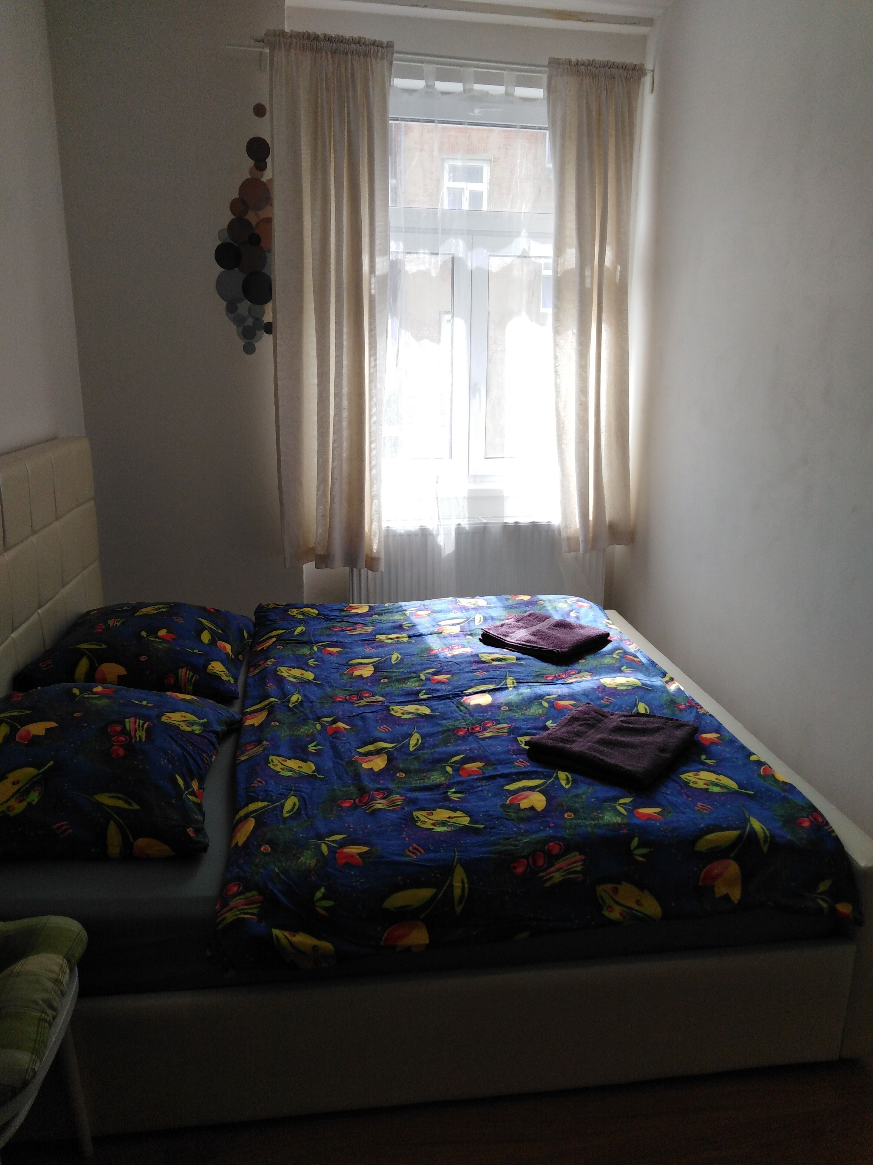 1 dormitorio, tabla de planchar con plancha, wifi y ropa de cama