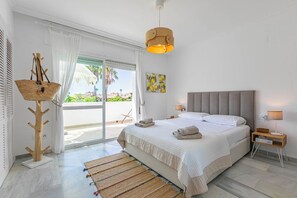 3 camere, una cassaforte in camera, una scrivania, ferro/asse da stiro