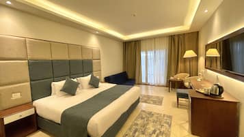 3 bedrooms, in-room safe, free WiFi, bed sheets