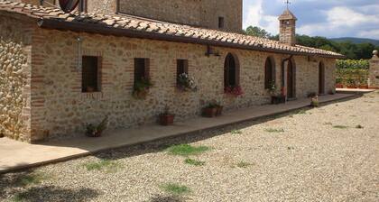 TUSCANY COUNTRY HOTEL SUITES oasis tranquilitybetween SIENA / FLORENCE