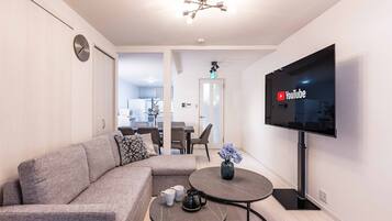 Deluxe House | Living area