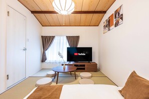 1 bedroom, iron/ironing board, free WiFi - Camellia Tengachayakita (Osaka)