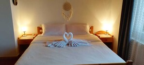 6 bedrooms, iron/ironing board, travel crib, free WiFi - Chalet en Transylvanie à Côté de Château Dracula Avec Bain Norvégien (Predeluț)