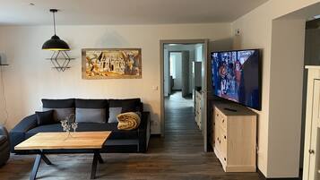 Smart TV, books, stereo